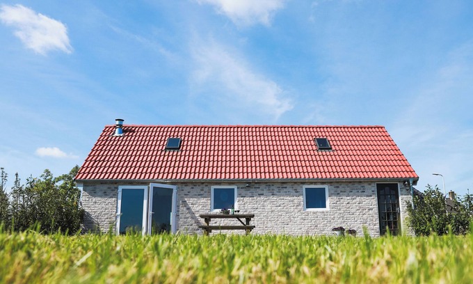 Ee House | Cynnewille