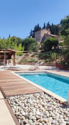 Le Barroux Bed & Breakfast | Cyprès du château