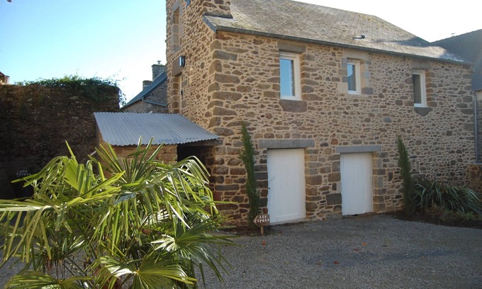 Miniac-Morvan House | cypres close to st malo