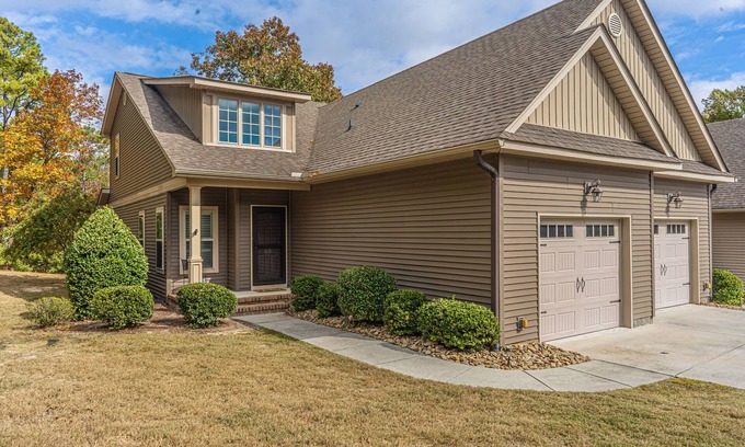 Southern Pines House | Cypress Creek golf retreat. Pool and minutes from downtown!