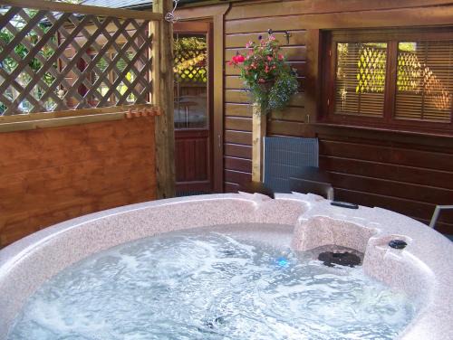 New Forest District House | Cypress Log Cabins Accommodation