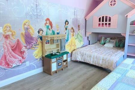 Southwest Anaheim House | Cypress Villa Disneyland 8 Bedroom 4Bath Pool Game
