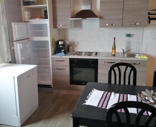 Fosses-La-Ville Apartment | Détente à Vitrival