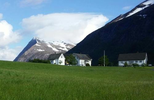 Uskedal Bed & Breakfast | Dønhaug Gjestegard