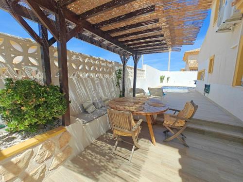 Playa Paraiso House | Dúplex mediterráneo con piscina y cenador