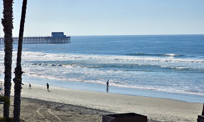 Townsite Condo | D-204 Oceanfront condo North Coast Village
