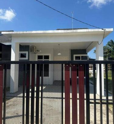 Melor House | D'Banggol Homestay