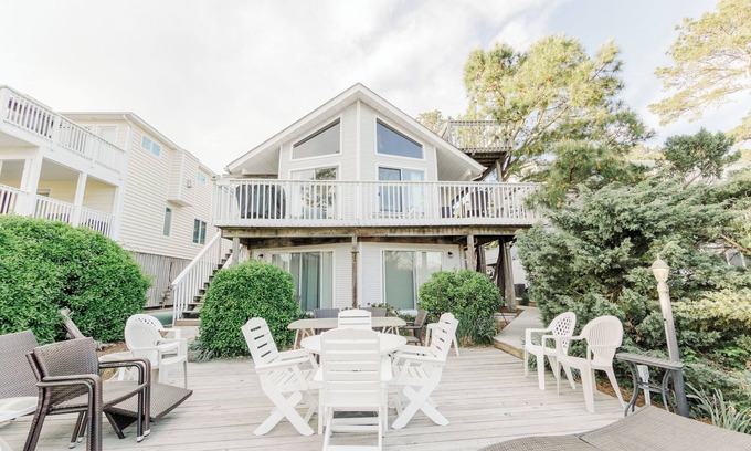 Sandpiper Pines House | D'Light House - ~A~ Delightful Vacation Home