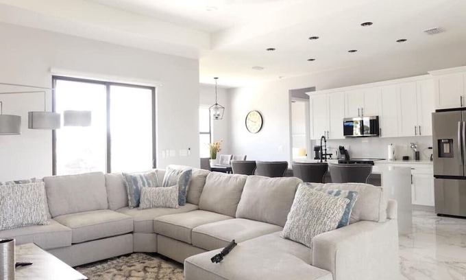 Jacarandas House | D'Marsha - ESQUISITE
