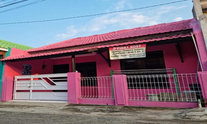 Serang House | D'Pinky House