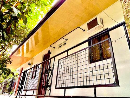 La Carlota City Apartment | D's Haven Café