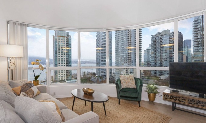 Coal Harbour Condo | D17 - Amazing waterfront 2 bedroom unit