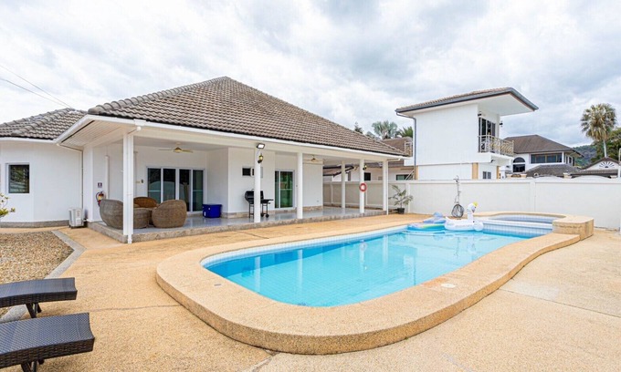 Bo Fai Villa | D2 Pool Villa Huahin Near the beach!