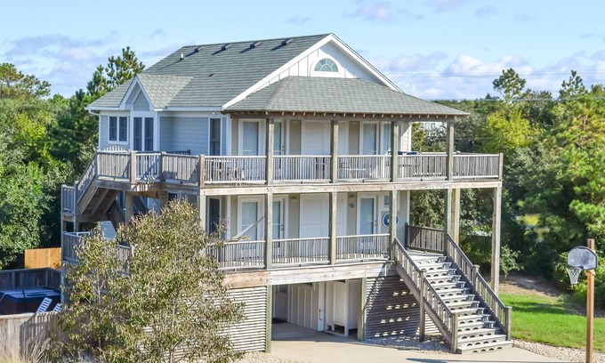 Tuckahoe House | D3001 Duck Haven/Pool & Hot Tub/Easy Walk to Ocean & Sound