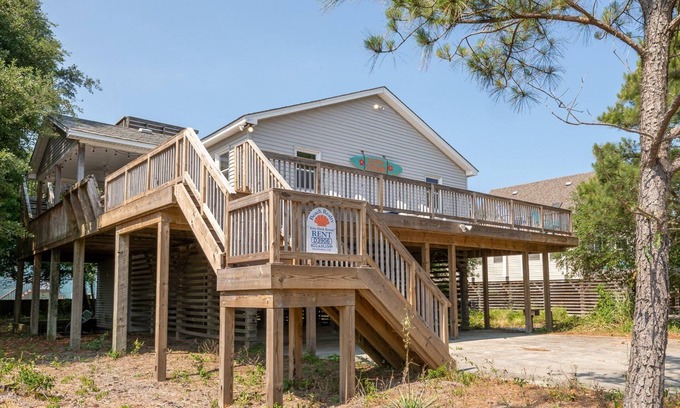 Carolina Dunes House | D3906 Coker Cabana. Oceanside! Community Sound and Beach Access!