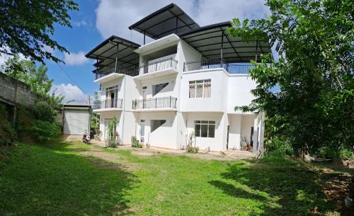 Pathadumbara Bed & Breakfast | Daffodil Home
