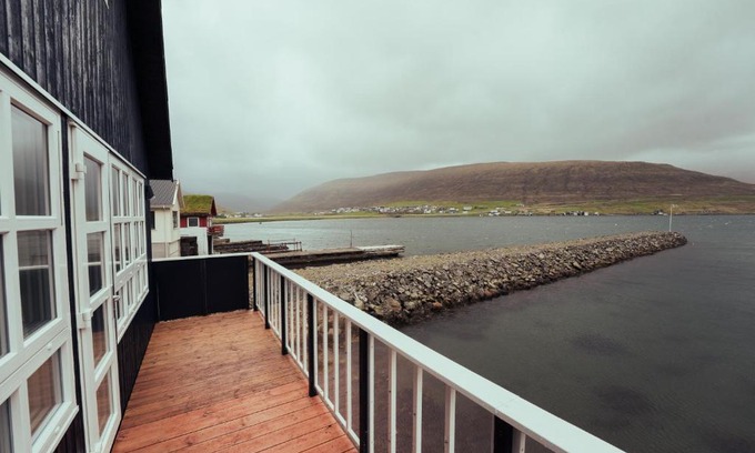 Streymoy House | Dahlastova/Stunning Boathouse/Bay View/3BR