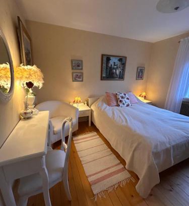 Vaderstad Bed & Breakfast | Dahlias Bed & Breakfast