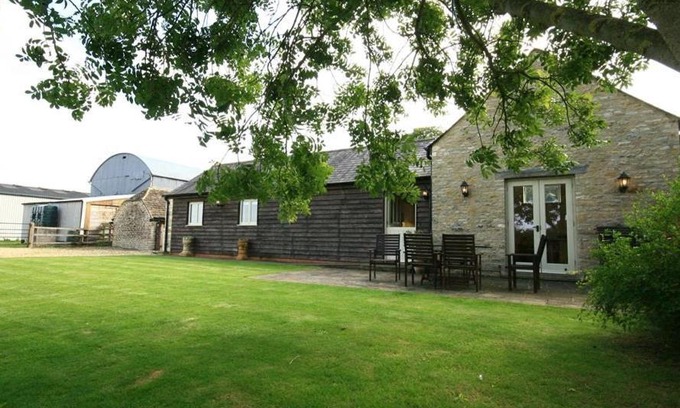 Ampney Crucis House | Dairy Cottage, CIRENCESTER
