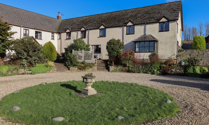 Ash Mill Cottage | DAIRY COTTAGE, pet friendly, with a garden in South Molton