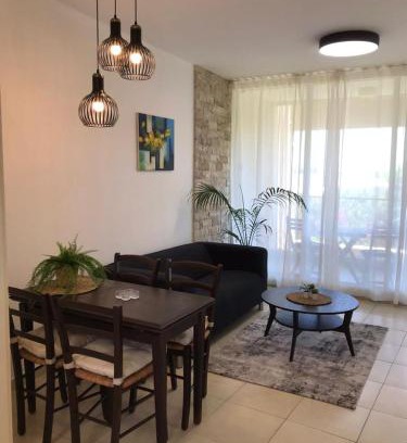 Caesarea Apartment | Daissy house - דירה פרטית בנאות גולף