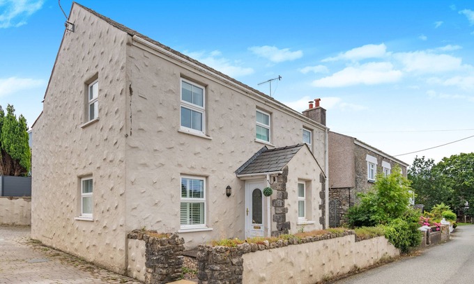 St. Florence House | Daisy Cottage - St Florence