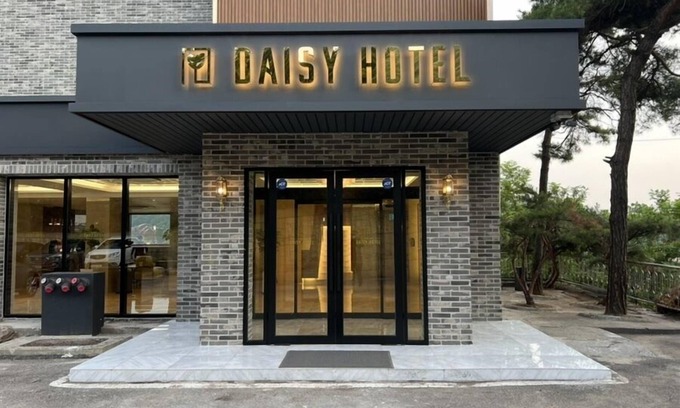 Yongmun Hotel | Daisy Hotel