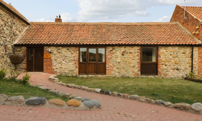Tunstall Cottage | DAISY NOOK, pet friendly, character holiday cottage in Withernsea