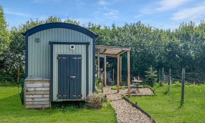 South Molton Apartment | Daisy Shepherd's Hut, North Molton