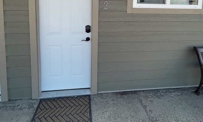 Faulkton House | Dakota Landing Cabins & Motel: Room #2-Cozy, newly remodeled motel room