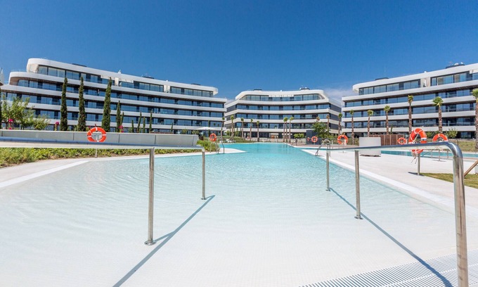 Torremolinos Apartment | Dalí | Beachfront apartment in Torremolinos