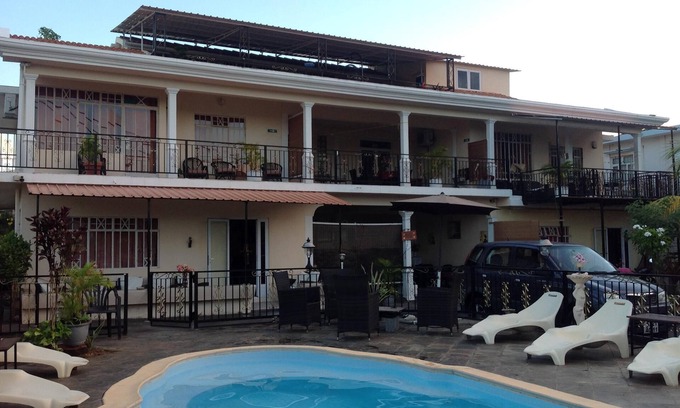 Flic-en-Flac Villa | DALAIS AT STUDIO, 5 mins to beach