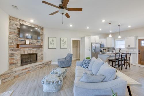 Celina House | Dale Hollow Lake Retreat with Patio and Mtn View!