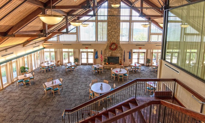 Burkesville Hotel | Dale Hollow Lake State Resort Park