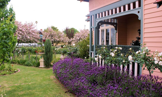 Bairnsdale Bed & Breakfast | Dalfruin B&B