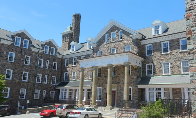 South End Hotel | Dalhousie University Accommodations