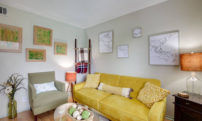 Knox - Henderson Condo | Dallas Condo w/Pool Access - Walk to Knox Street!