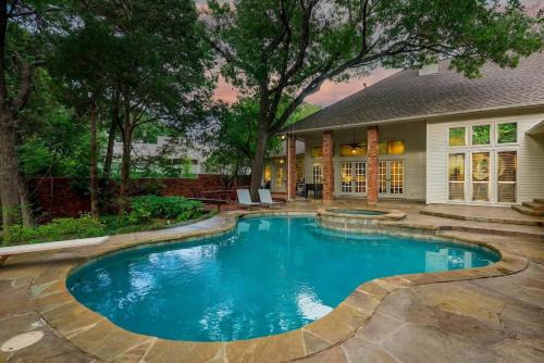 Park Central House | Dallas Gem 5 Bedrooms Home with Pool Game Room