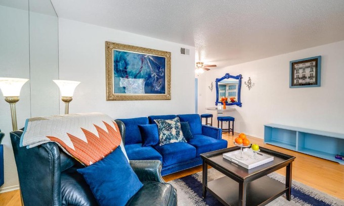 Knox - Henderson Apartment | Dallas Vacation Rental Condo with Community Pool!