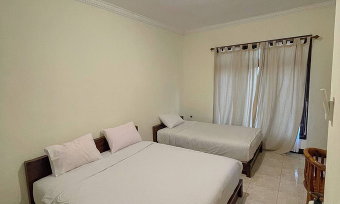 Labuan Bajo House | dAlvin: Room 2 - Comfort Nest | Near Airport