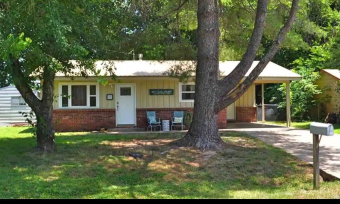 Vinita House | Dam Dandy Cottage - South Grand Lake Retreat . Enjoy the lake life!