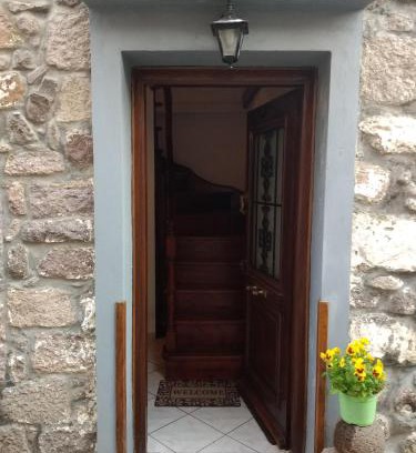 Lesbos Apartment | Dameli