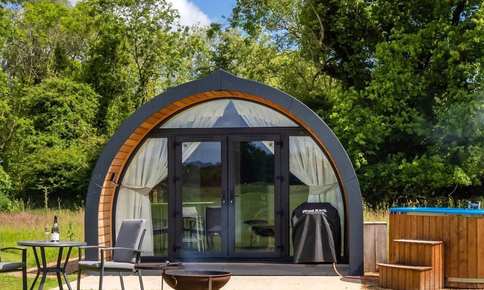 Irstead Cottage | Damselfly - sleeps 2 guests in 1 bedroom