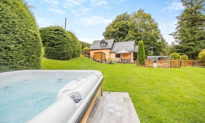 Devils Bridge House | Dan y Faen - Two Bedroom House, Sleeps 4