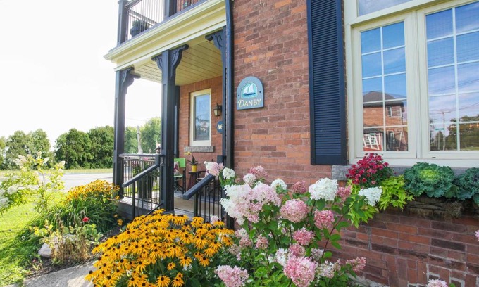 Markdale Bed & Breakfast | Danby House