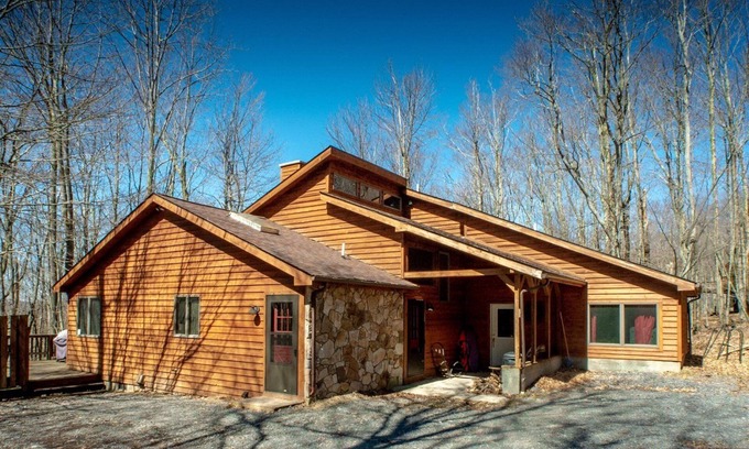 Old Timberline House | Dancing Bear - 349 Ridge RoadnnDancing Bear - Private Wooded Lot, Pet Friendly, Lake Access