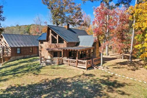 Blue Ridge House | Dandelion Delight - Blue Ridge GA - Game Room, Fire Pit, Outdoor Fireplace, Near Downtown - Blue Ridge, GA