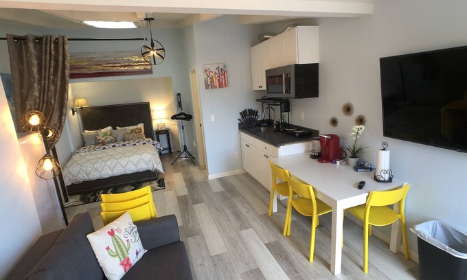 East San Mateo House | Dandy retreat convenient location