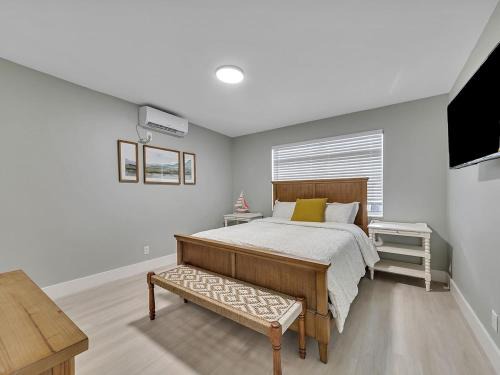 North Beach Apartment | Dania Beach Christmas Retreat Museums Food