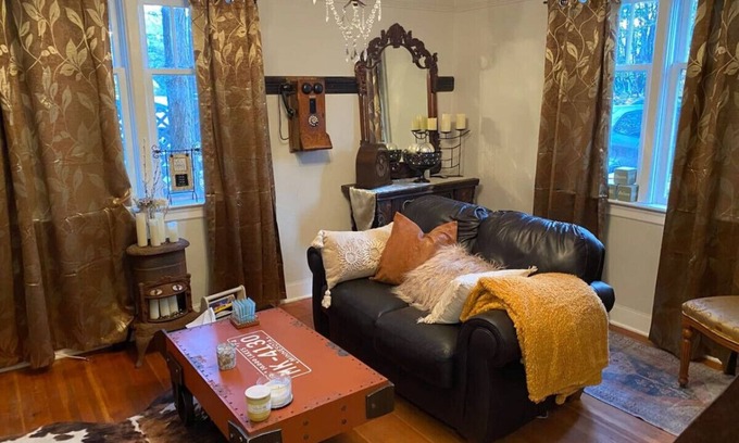 Trail Apartment | Daniel Street Namaste Suite